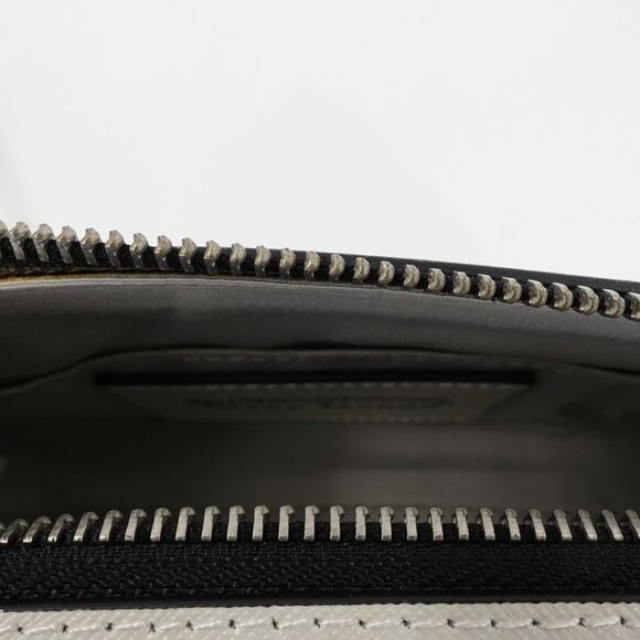 Marc Jacobs x Peanuts Snoopy The Snapshot Logo Plaque Crossbody Bag White OS - Picture 12 of 14